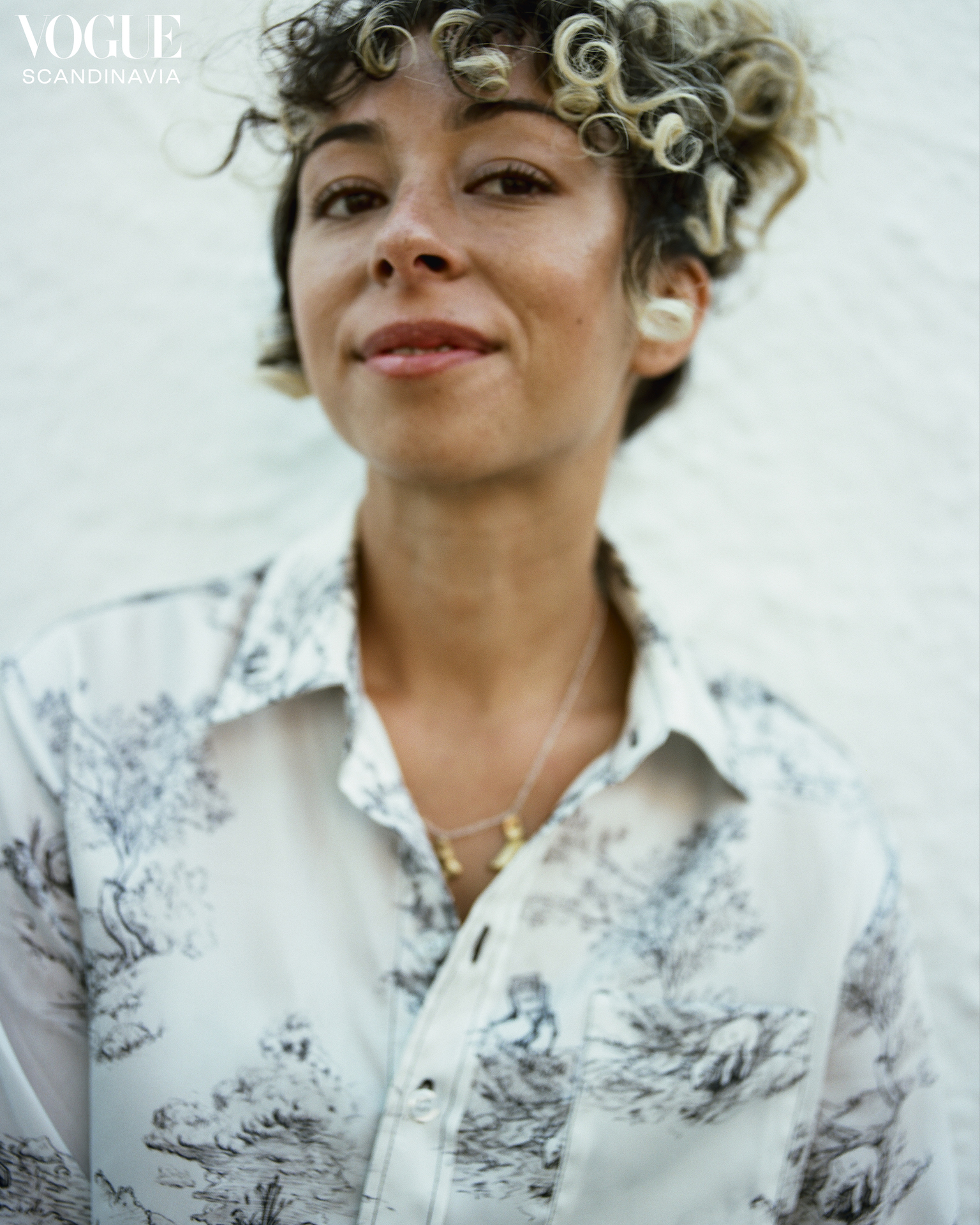 lizziearmanto5 lores